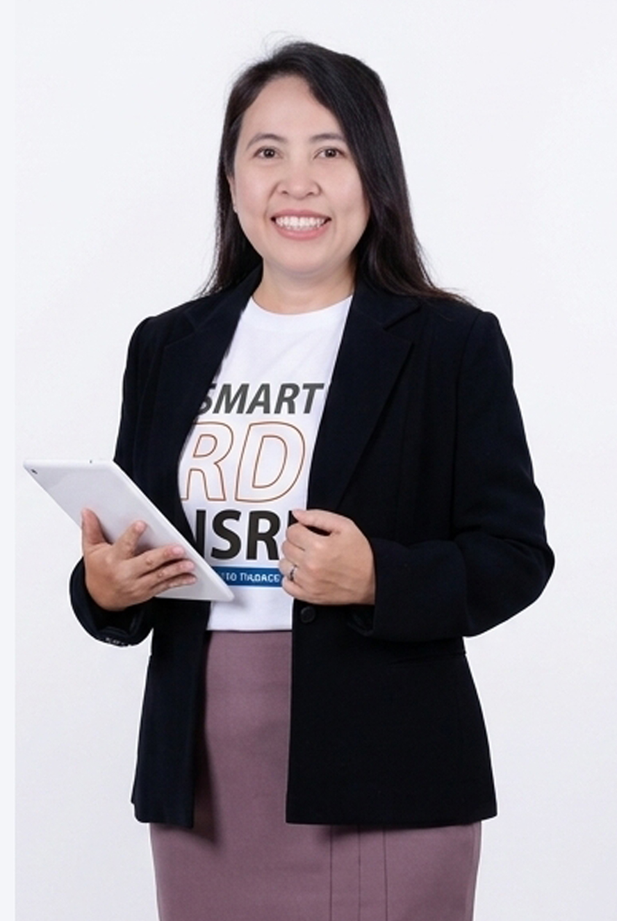  นาง  ประทานพร คุ้มแก้ว